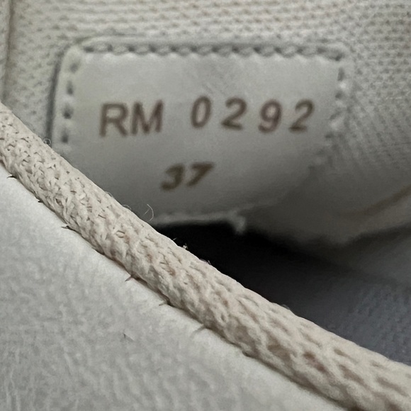 Authentic Celine Trainer Low Lace-Up Sneaker in Calfskin - Picture 9 of 10